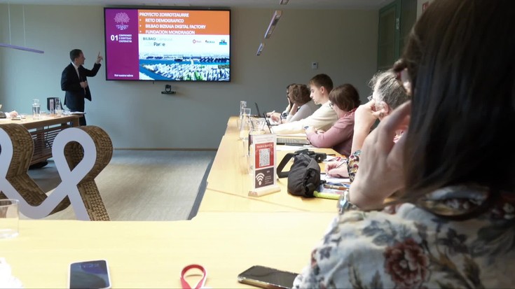 Albisteak: Mondragon Korporazioaren 2025eko emaitzak eta foru ordezkarien bisita Oñatiko Unibertsitateko obretara