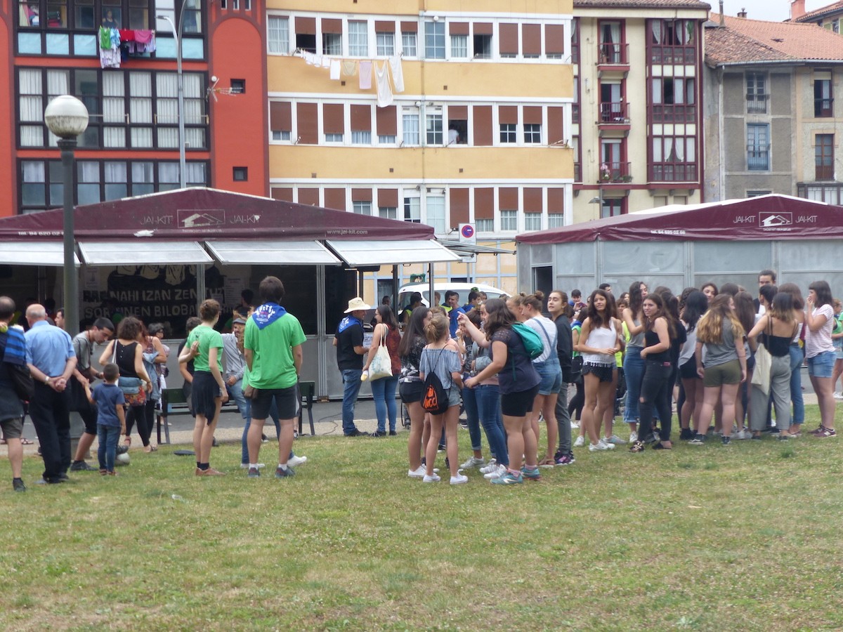 Aurtengo San Juanak bertan behera uztea erabaki du Txosna Batzordeak