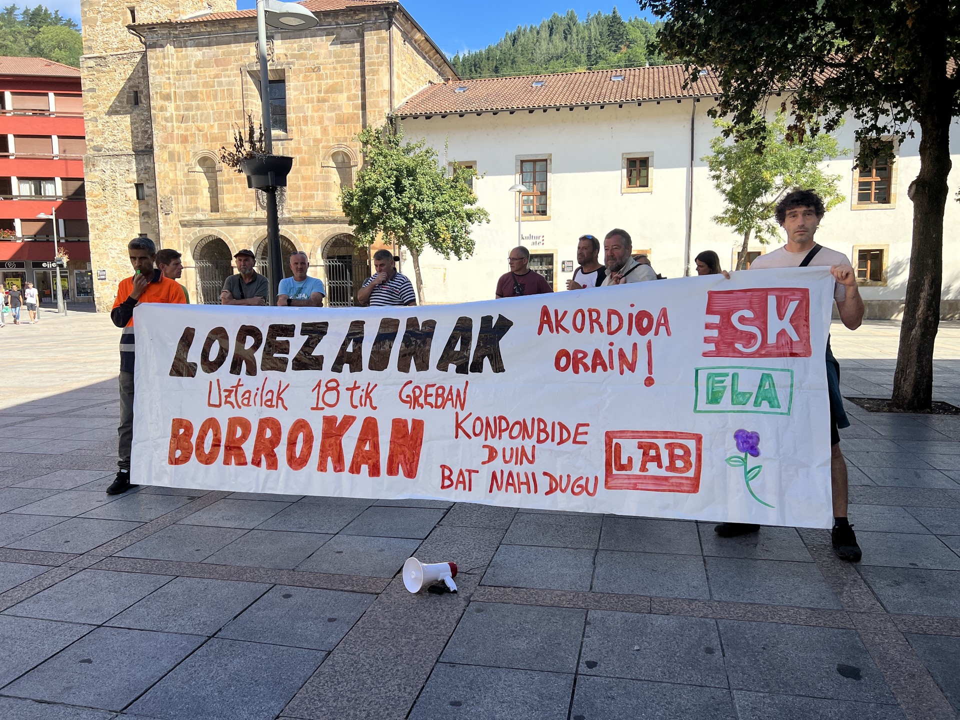 Lorezainak, irailerako soldata duina lortzeko "esperantzaz"