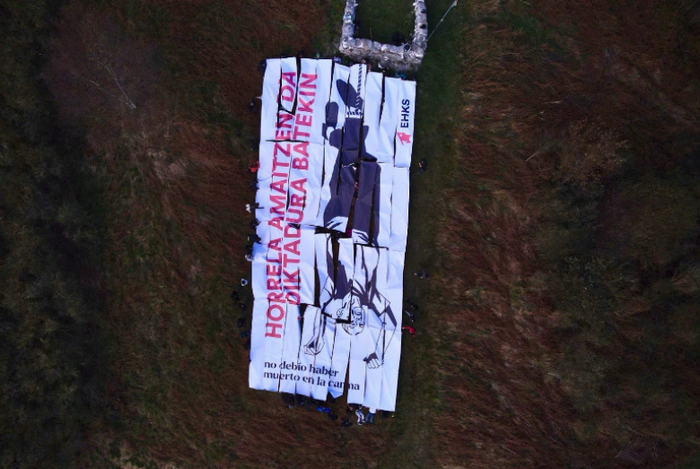 Trantsizioak ez zuela erregimen frankistarekin eten salatu du EHKSk, Intxortan