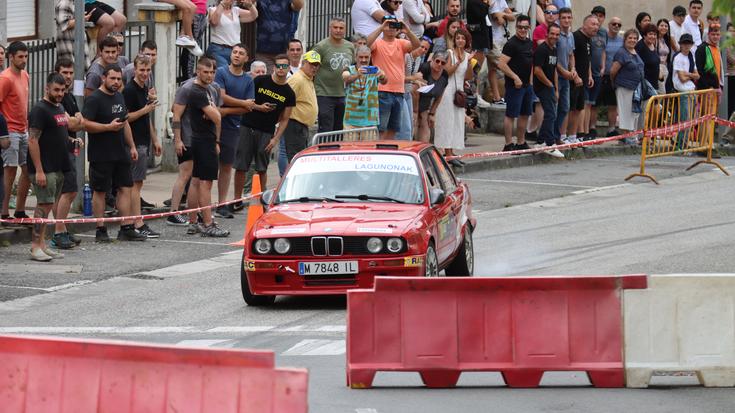 42 pilotu Eskoriatzako rallysprintean, bihar