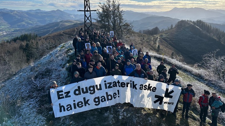 Urteroko ekitaldia egin dute Intxorta tontorrean