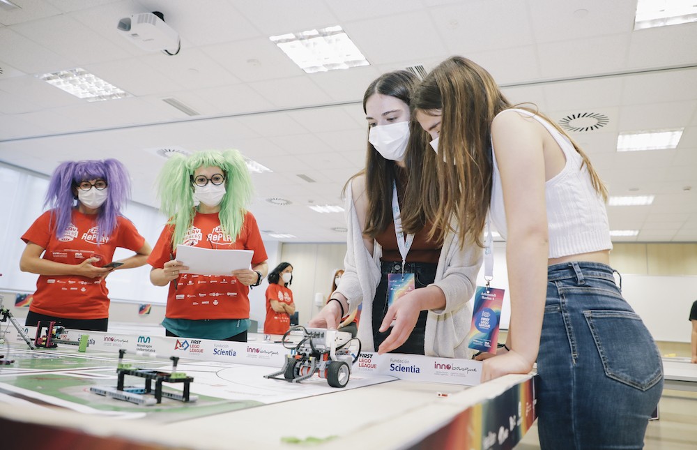 Ia mila ikaslek hartuko dute parte 'First Lego League' programan