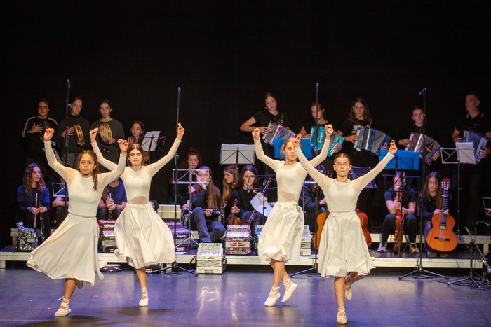 Bergarako Musika eta Dantza Eskolak irudi berria aurkeztuko du bihar