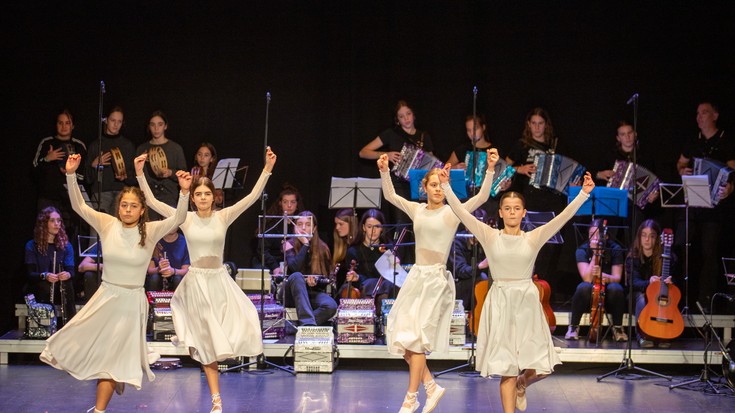 Bergarako Musika eta Dantza Eskolak irudi berria aurkeztuko du bihar