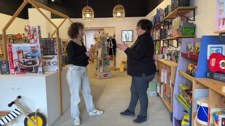 Jostailu-dendak, euren urteko goi-denboraldi betean murgilduta