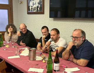 Hirukote antzuolarrak irabazi du Andoni Egañaren aurkako bertso desafioa