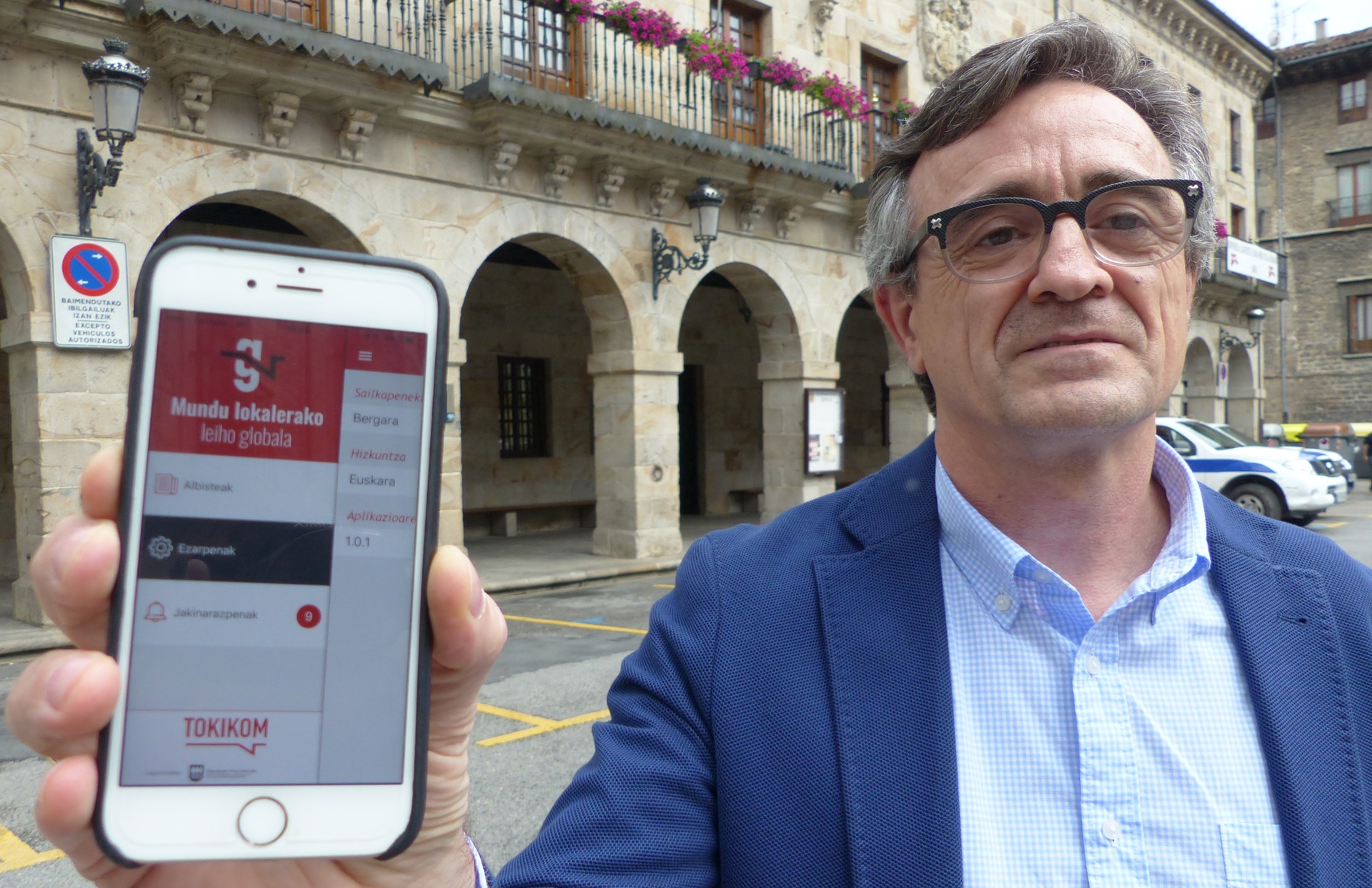 Sabino Azkarate: "Herritarrak gonbidatu gura ditut 'Gurean' aplikazioa deskargatzera"