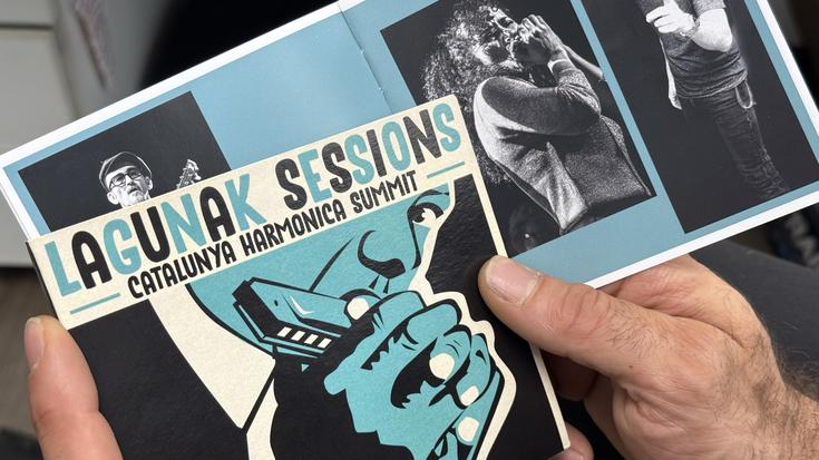 'Lagunak Sessions' diskoa kalean, Arrasateko Javier Lagunak babestuta