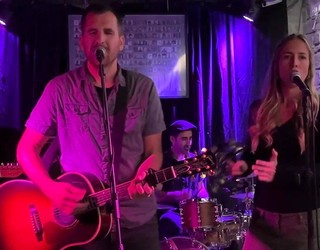 Harria eta Amusteiren zuzenekoak zapatuan, Antzuolako gaztetxean