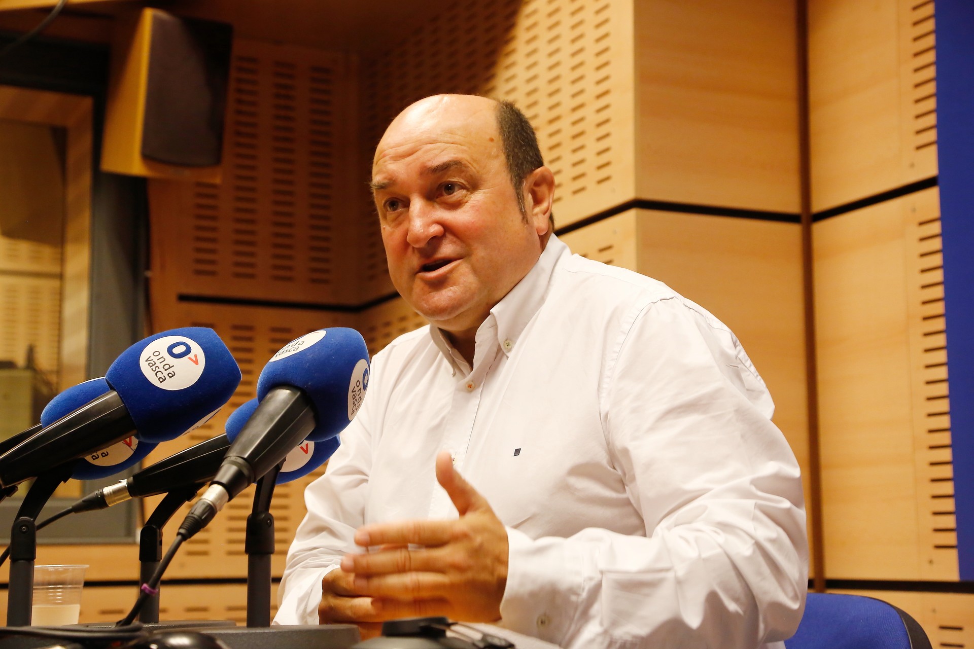 Andoni Ortuzar: “Mikel Legarda da autogobernuaz gehien dakien pertsona eta,gainera, elkarrizketarako joera handia dauka”