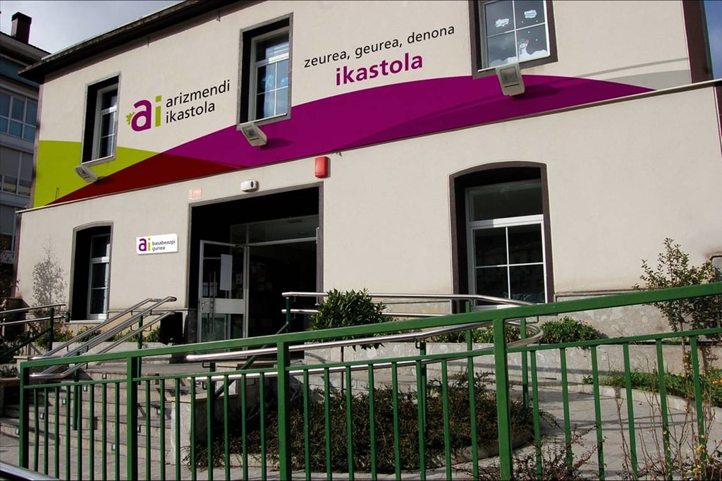 Arizmendi ikastolako Basabeazpiko 5 urteko umeak konfinatuta daude
