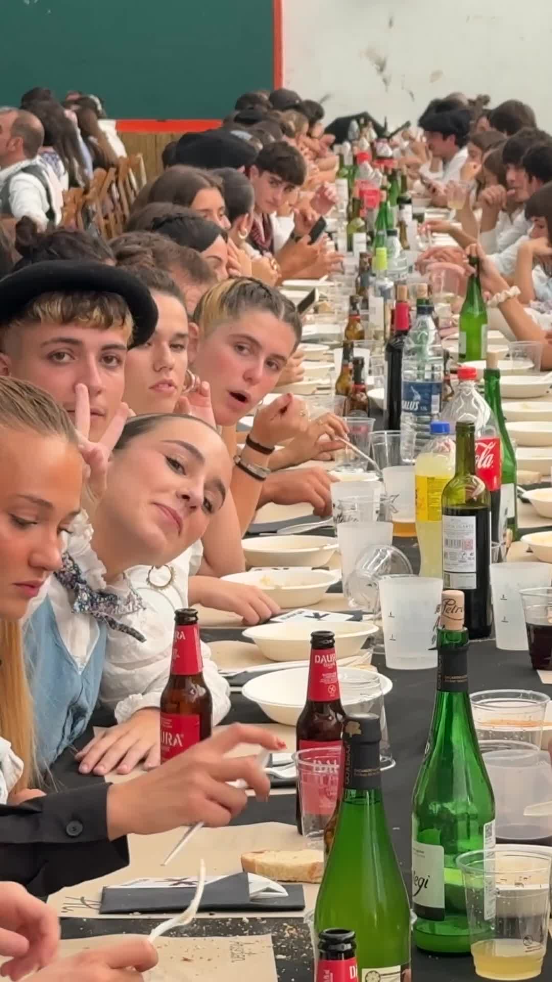 Jaietan ere bapo bazkalduta