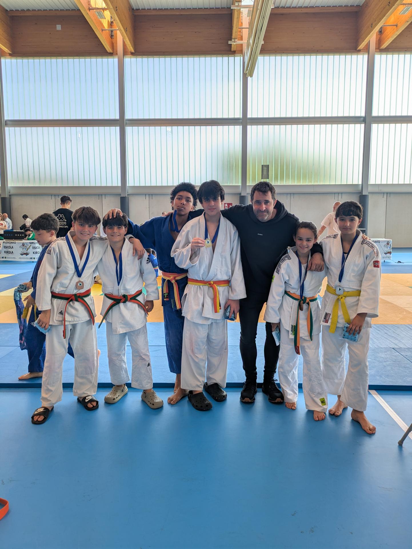 Desoreka judo klubeko Alebinak denboraldiko azken lehiaketan