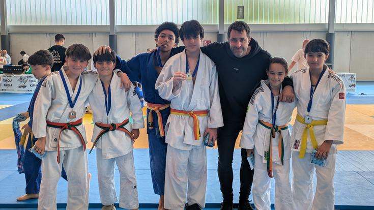 Desoreka judo klubeko Alebinak denboraldiko azken lehiaketan