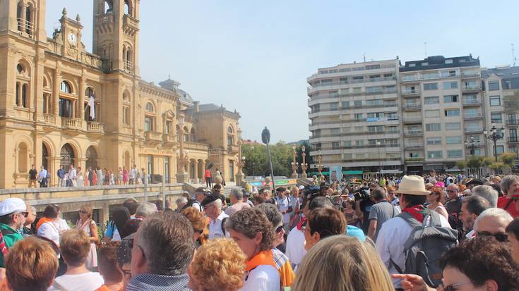 Debagoiendarrak kantuan Donostia aldean