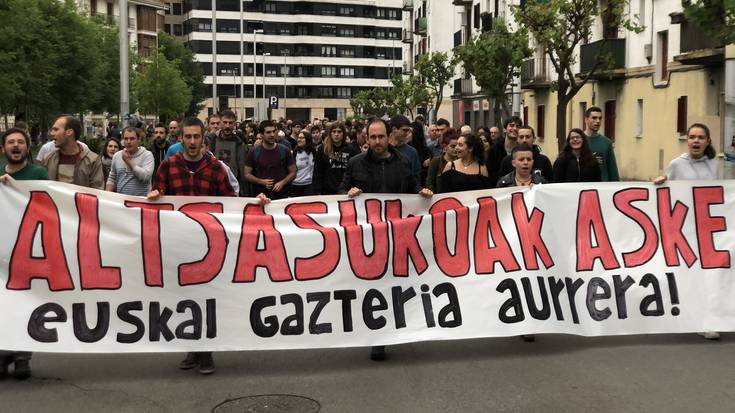 Altsasuko gazteen kontrako epaia salatzeko mobilizazioa Arrasaten 