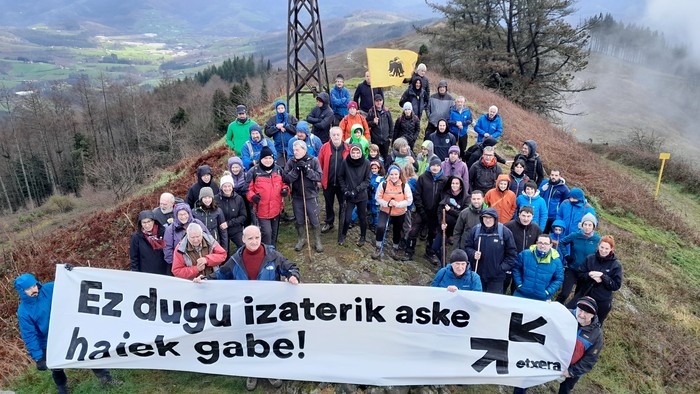 "Atzoko eta gaurko gudariak" omendu dituzte Intxortan