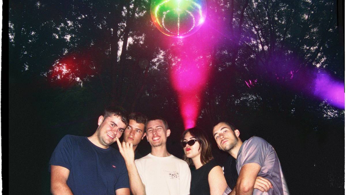 Danbakaren sari nagusia Malkoren kantu berrien bilduma sendo bihurtuta