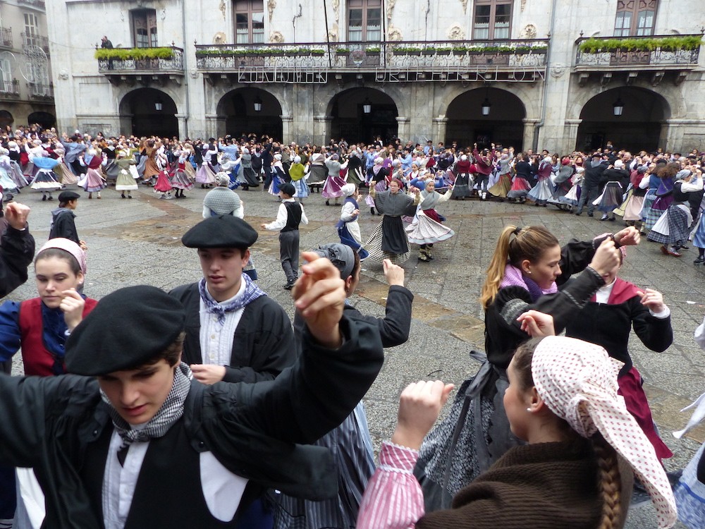 Santamasak 2017: Egitaraua