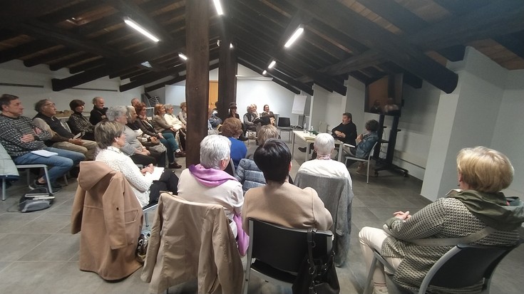 'Los besos en el pan' literatura solasaldia hilaren 25ean Kulturaten