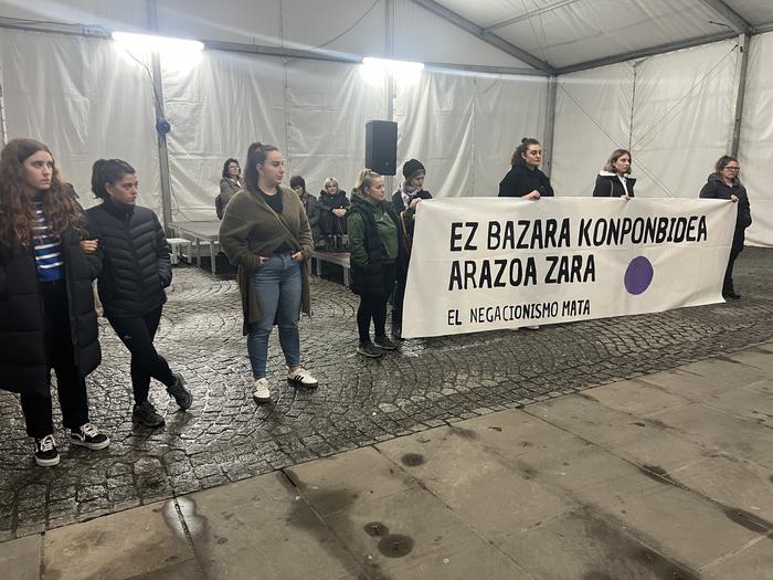 Azaroak 25: Elkarretaratzea