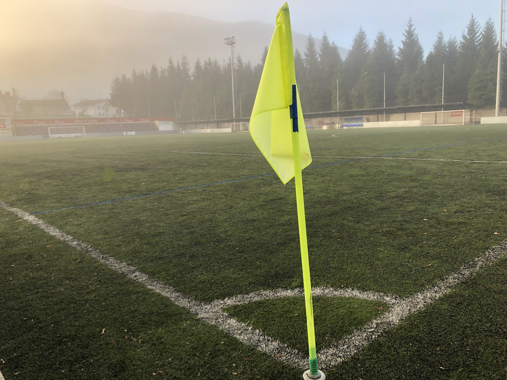 Lau egunetako futbol campusa antolatu du Aloña Mendik Aste Santurako