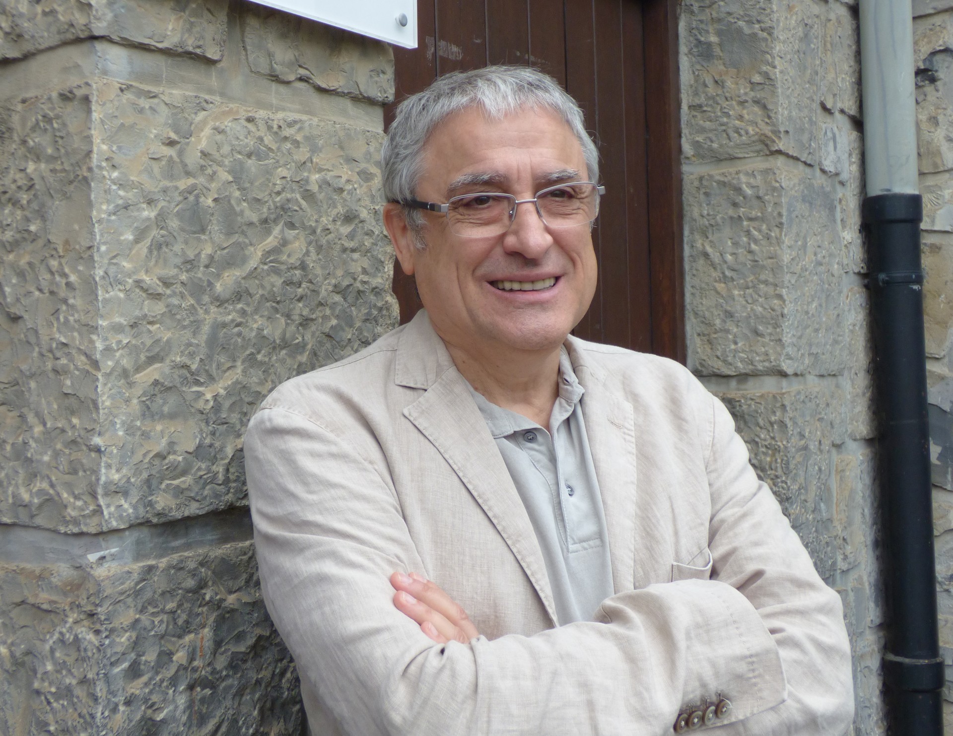 Ramon Flecha: "Umeak ikasten duen dena inguruko guztiekin dituen harremanek baldintzatuta dago" 