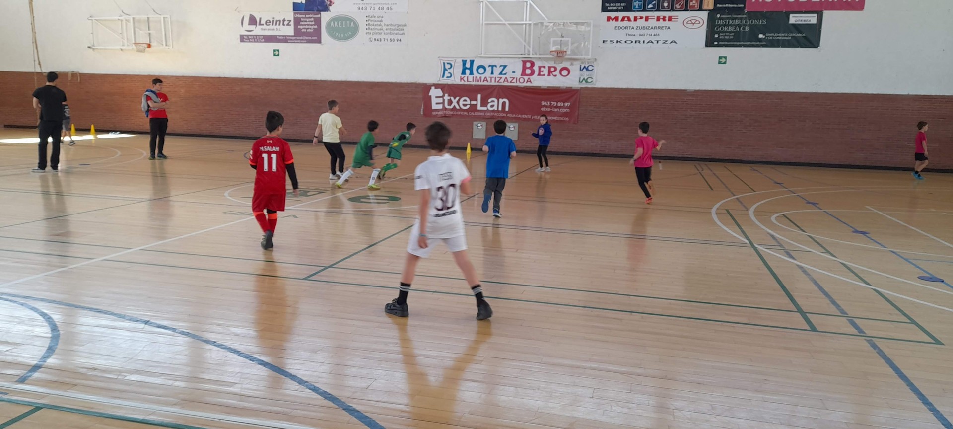 Giro ezin hobea nagusi zapatuko areto futboleko topaketan!