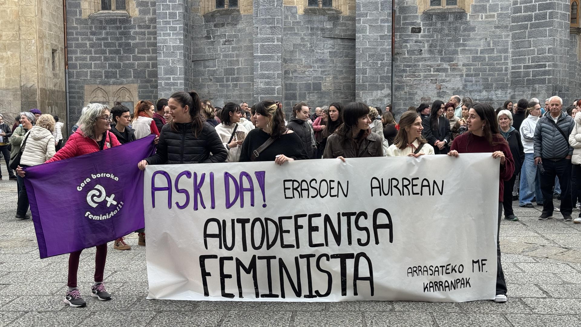 Bortxatua izan ondoren bere buruaz beste egin du emakume batek Angelun; elkarretaratzea deitu dute bihar Arrasaten