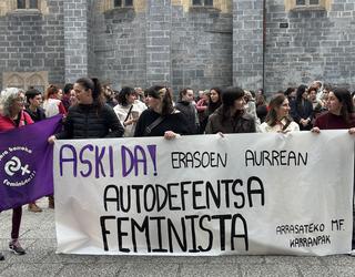 Bortxatua izan ondoren bere buruaz beste egin du emakume batek Angelun; elkarretaratzeak deitu dituzte bailaran