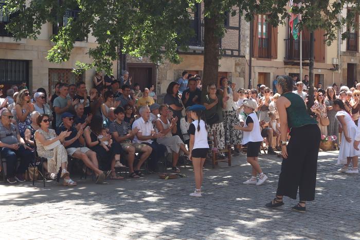 "Arraroak eta gogorrak" izan dira Aramaioko jaiak, baina herriaren kohesioa nabarmendu dute balorazio bileran