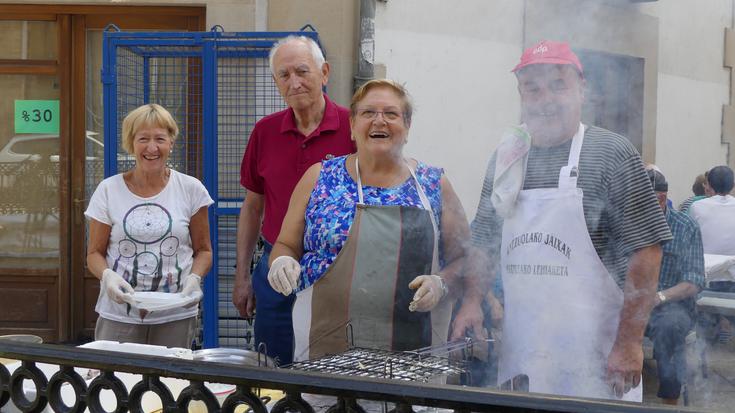 Sardina janarekin bete dute sabela antzuolarrek