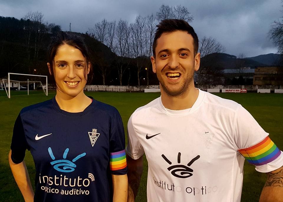 LGTBIfobiaren kontrako ekimena Bergarako futbol taldean