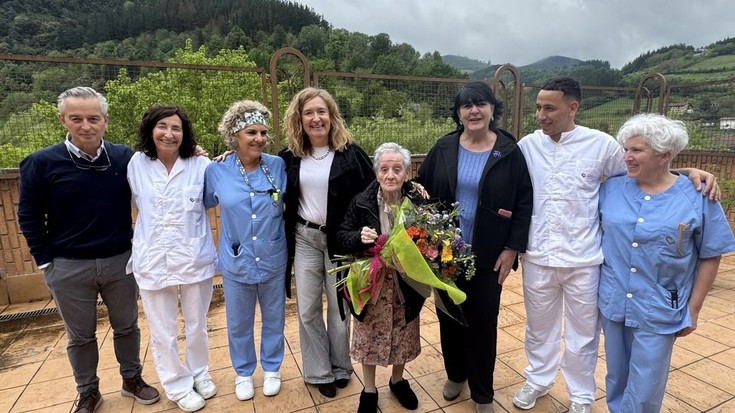 Casilda Candida Lazkanok 100 urte bete ditu