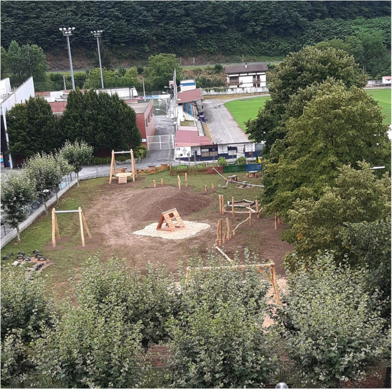 San Martin eskolako patio inklusiboa zaintzeko deia, "erabilera desegokia" dela eta