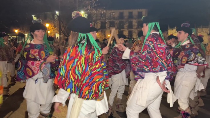 400 dantzarik girotu dute tradizioa oinarri duen Inauteri eguna Oñatin