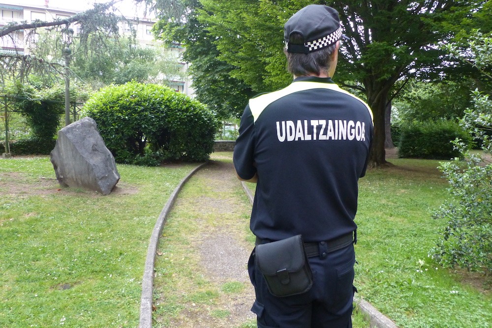 Etxez etxeko Laguntza Zerbitzuko langileak eta udaltzainak txertatzeko datuak jasotzen hasi da EUDEL