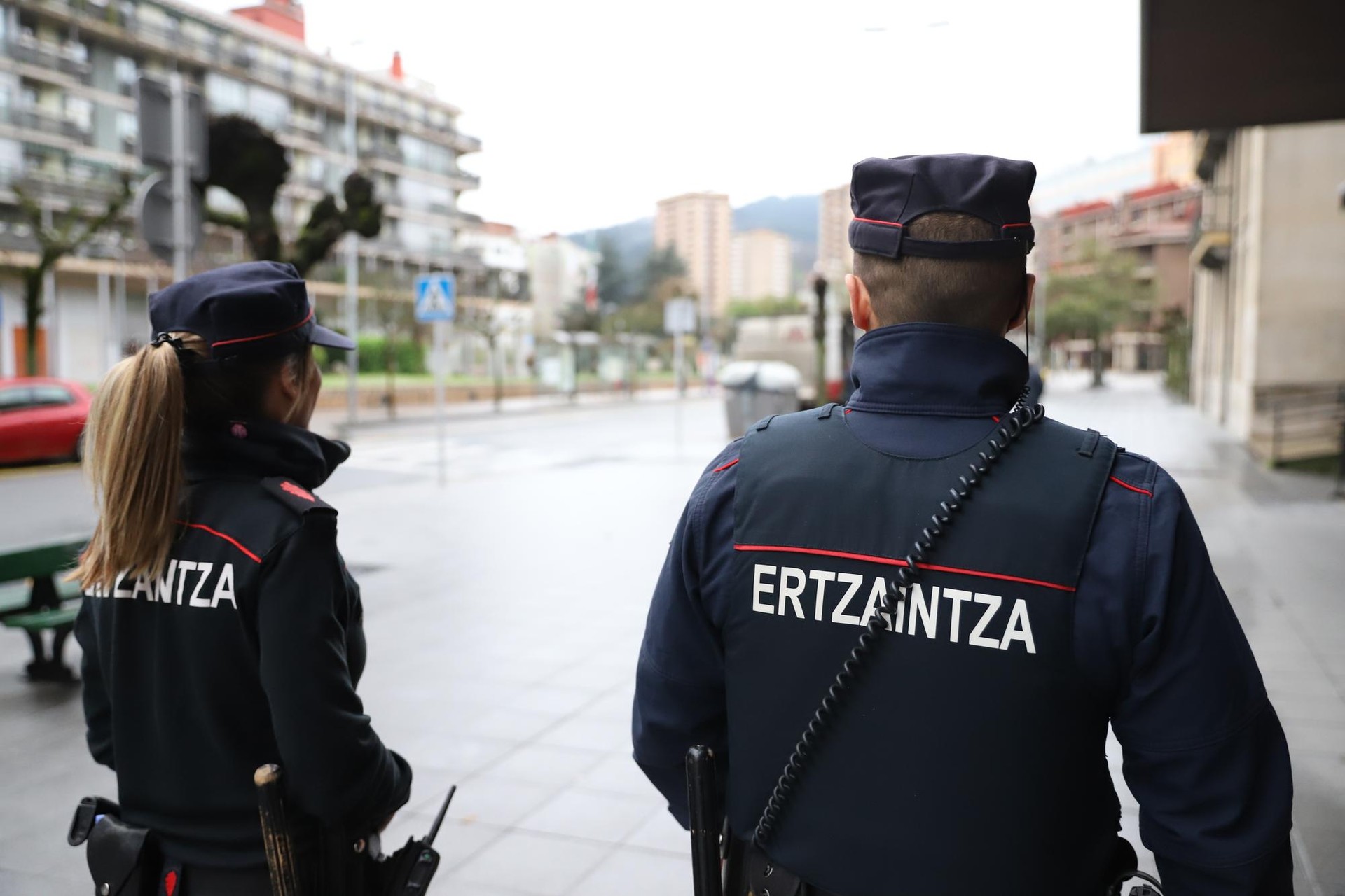 Gizonezko bat atxilotu dute guraizeekin eraso egiteagatik beste bati