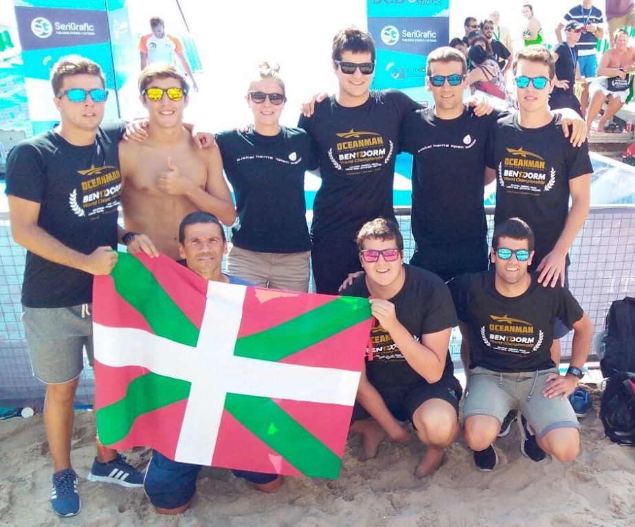 Bergarako igerilariek lan ederra egin dute Benidormeko Oceanman proban