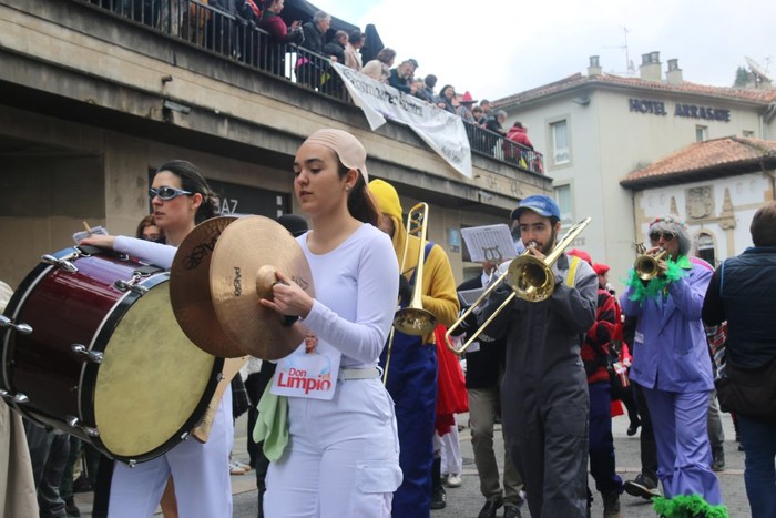 Arrasate Musikalek bi emanaldi antolatu ditu Aratusteetarako