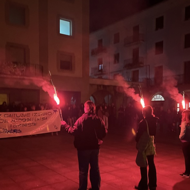 A25: elkarretaratzea