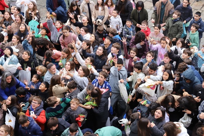 Haur eta gozokien festa San Nikolas boloan