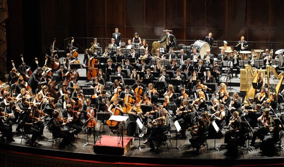Gustav Mahler Jugendorchester eta Donostiako Orfeoia ikustera joateko autobusa antolatu dute