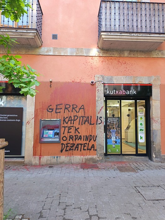Pintaden aurkako "garbiketa plan arin eta jarraitu bat" eskatu dio Aretxabaletako EAJk Udal Gobernuari