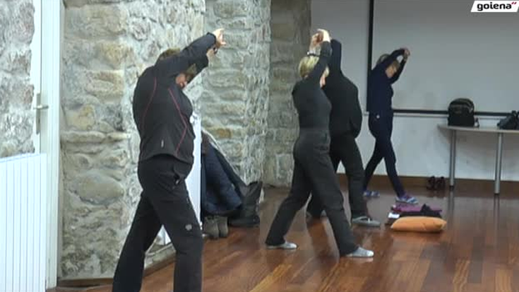 "Gorputza hobeto sentitzen delako" egin luzaketak 