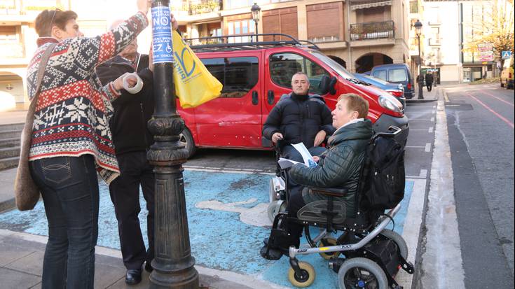 Elbarriendako aparkalekuak errespeta daitezen kanpaina egin du Trautik