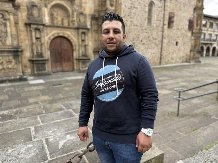 Johan Alexander Obando: "Ia familia osoa hemen bizi da; euskal kulturak ondo hartu gaitu"