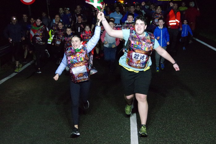 Ibilaldi gidatu batekin ekingo diote Korrika Kulturalari Aramaion