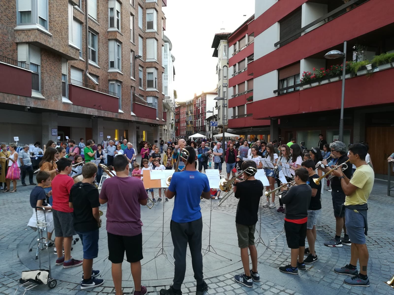 Ginkana musikala zapatuan, Arrasate Musikaleko kideen eskutik